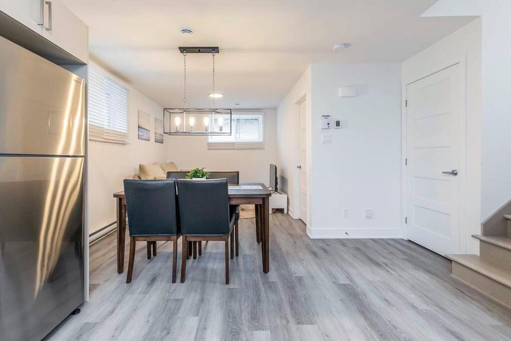 Spacious Cozy Retreat with Free Parking Included