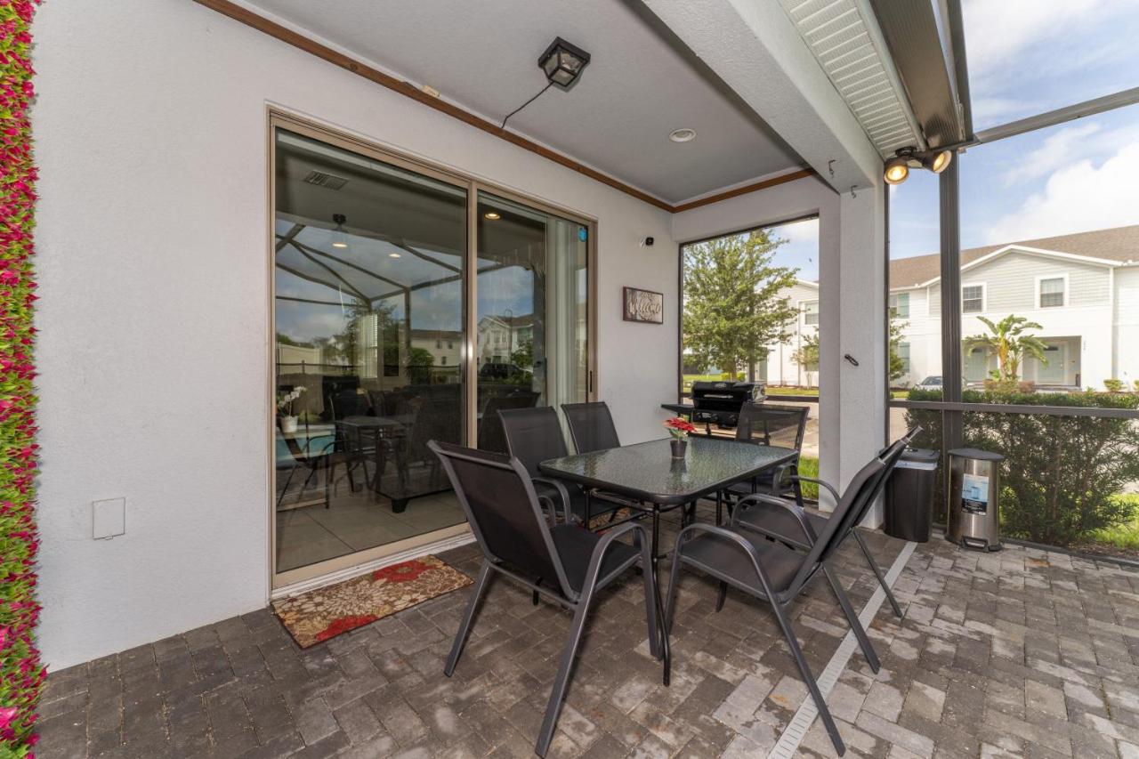 5BD Single family home with Cine Pool and BBQ view 5