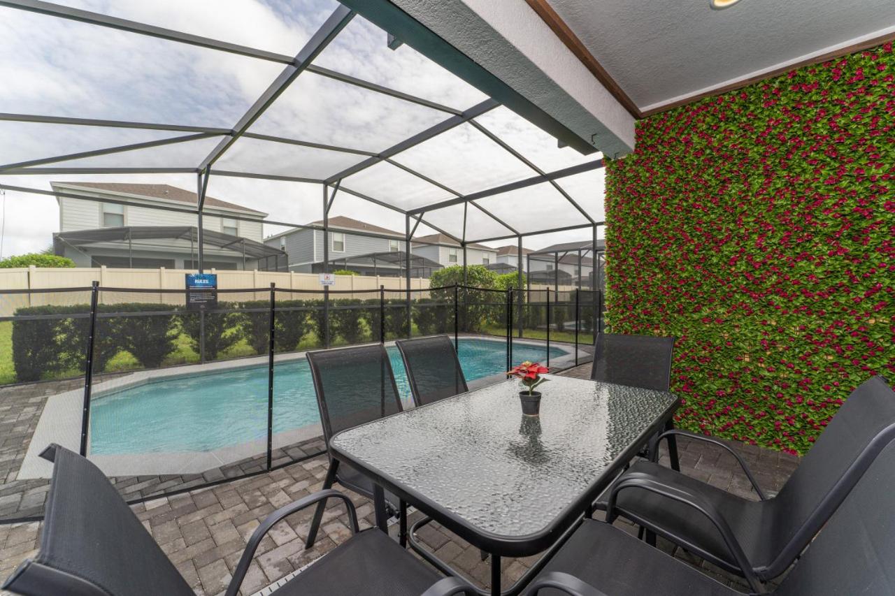 5BD Single family home with Cine Pool and BBQ view 4