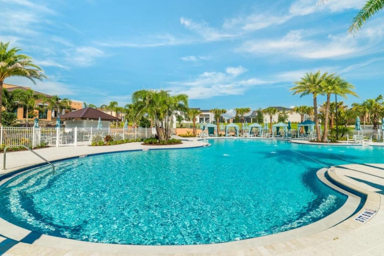 7BD No Carpet Home with Pool Spa BBQ and Game Room view 4