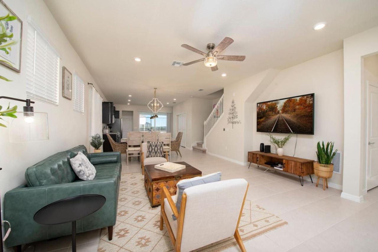 Charming 5BD Home All suites with Pool and BBQ Grill view 5