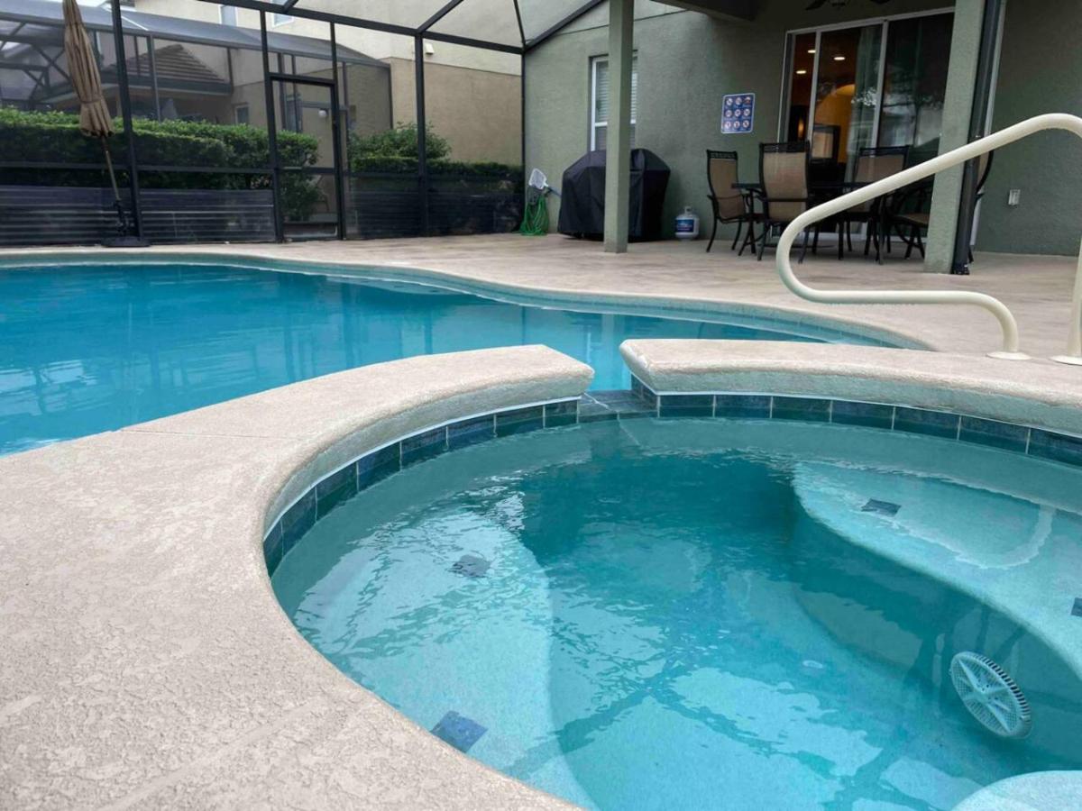 Spacious 6 bedrooms pet friendly home Solterra