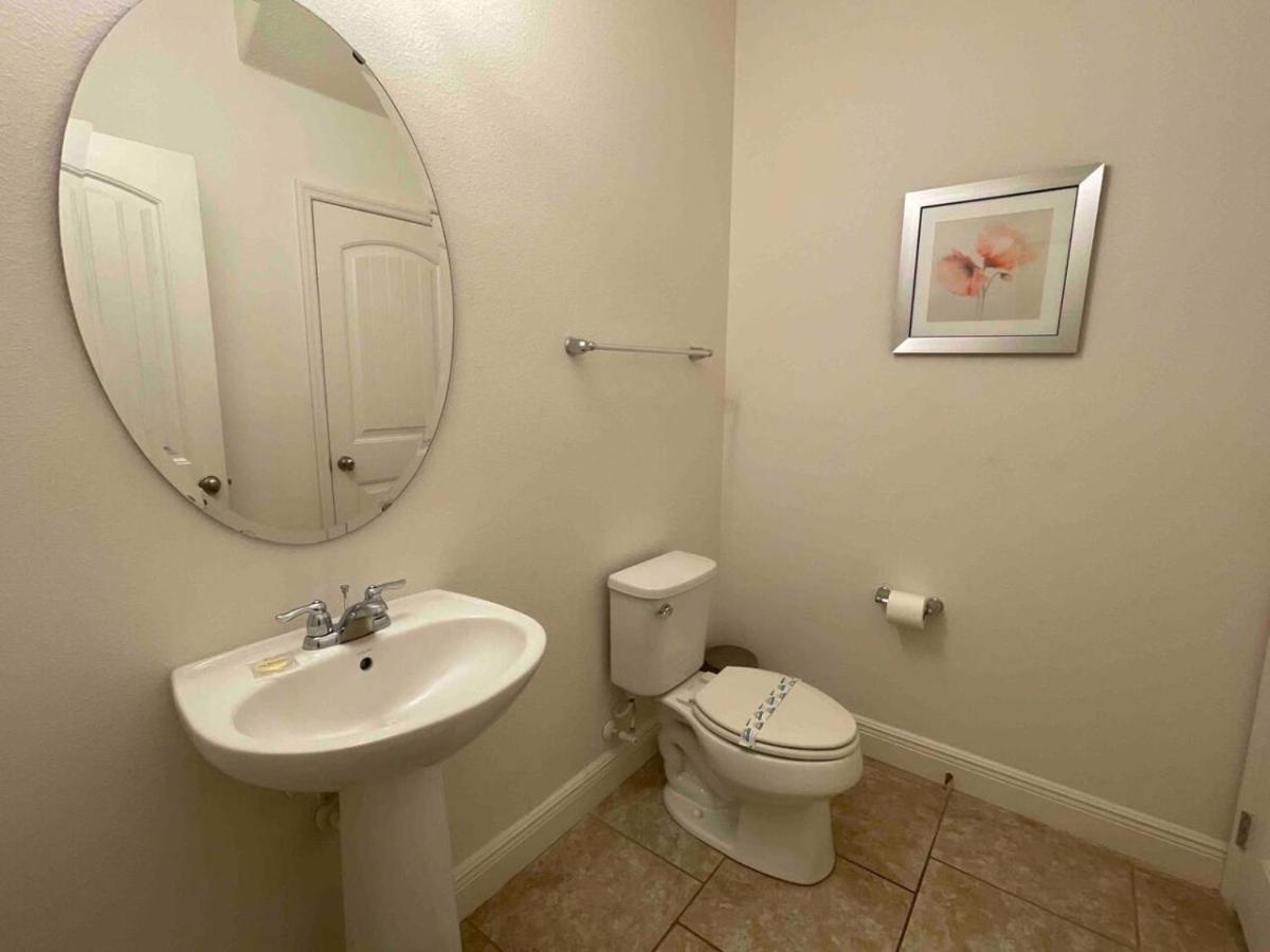 Spacious 6 bedrooms pet friendly home Solterra