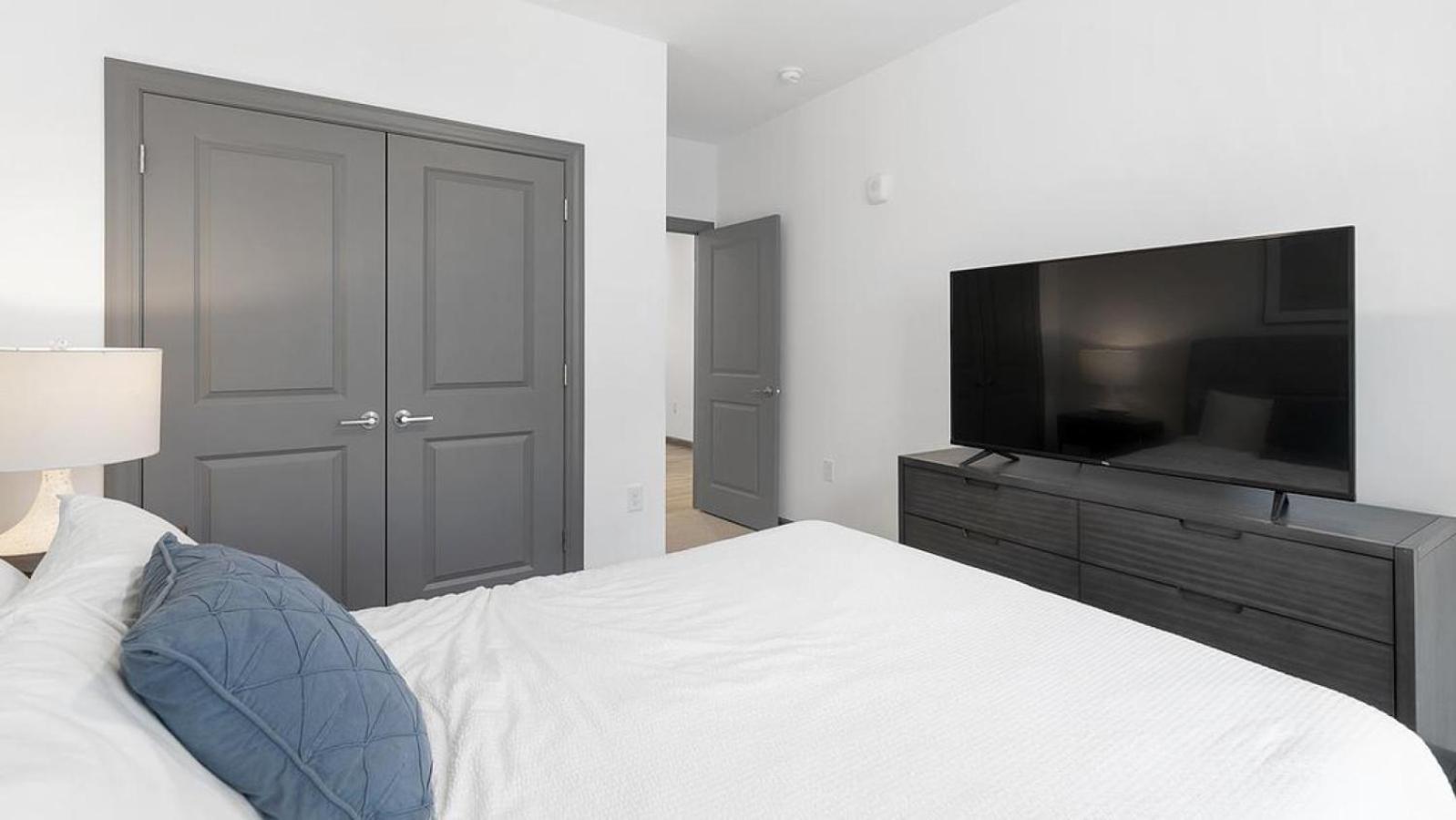 Landing at The Leo - 2 Bedrooms in Myrtle Beach view 3