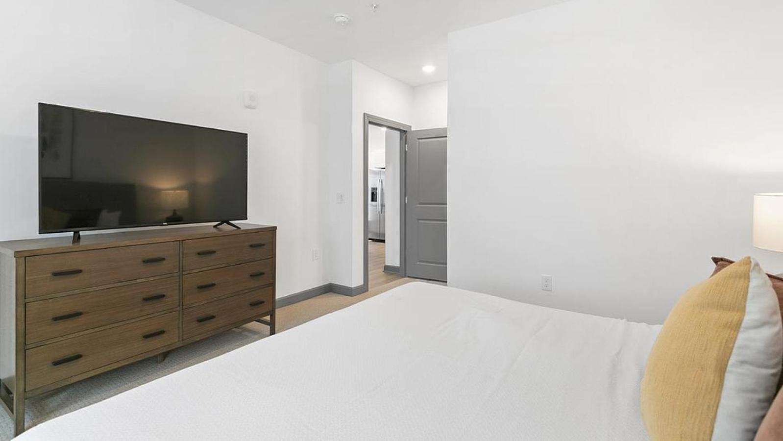 Landing at The Leo - 2 Bedrooms in Myrtle Beach view 4