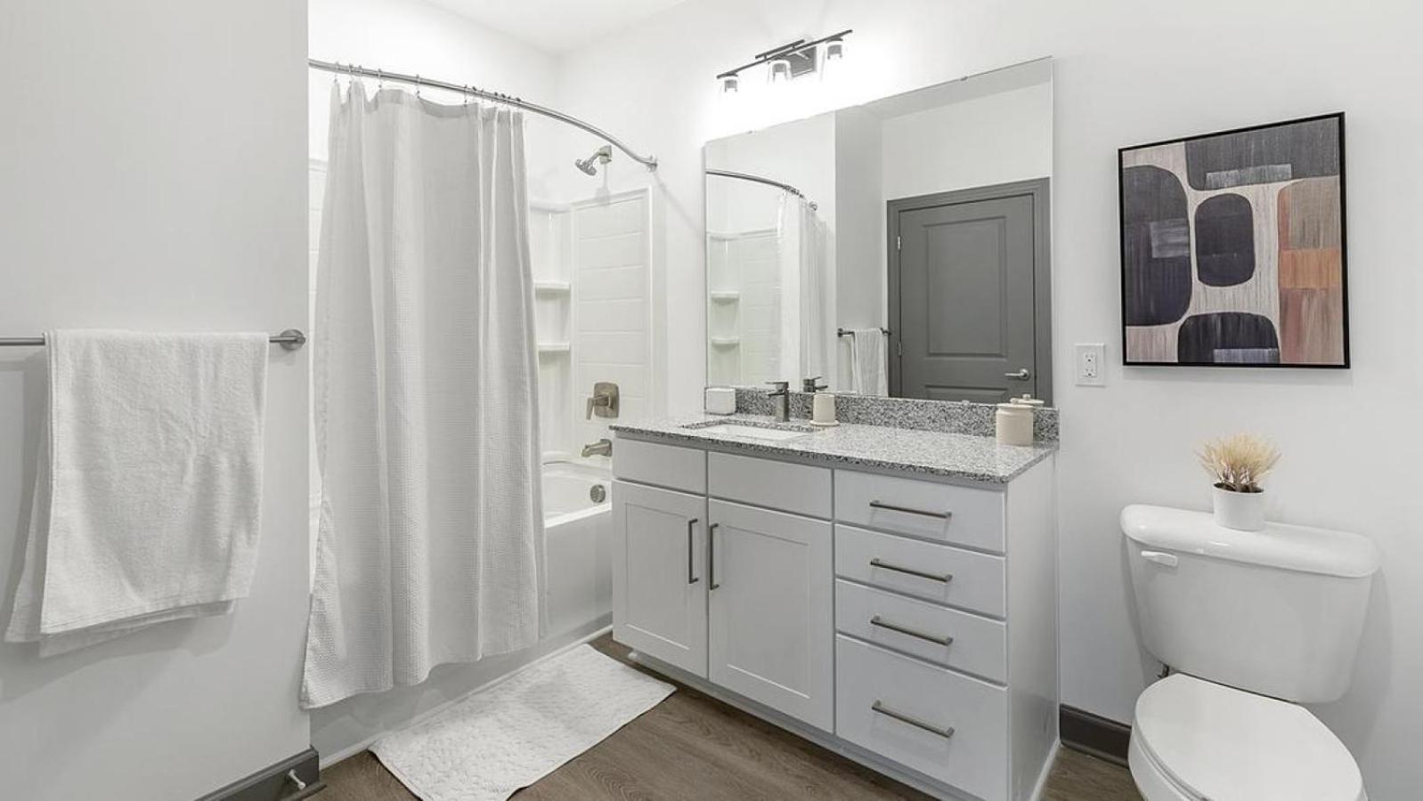 Landing at The Leo - 2 Bedrooms in Myrtle Beach view 5