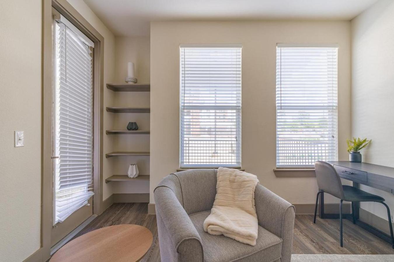 Landing at Enclave at Woodland Lakes - 1 Bedroom in The Woodlands view 4
