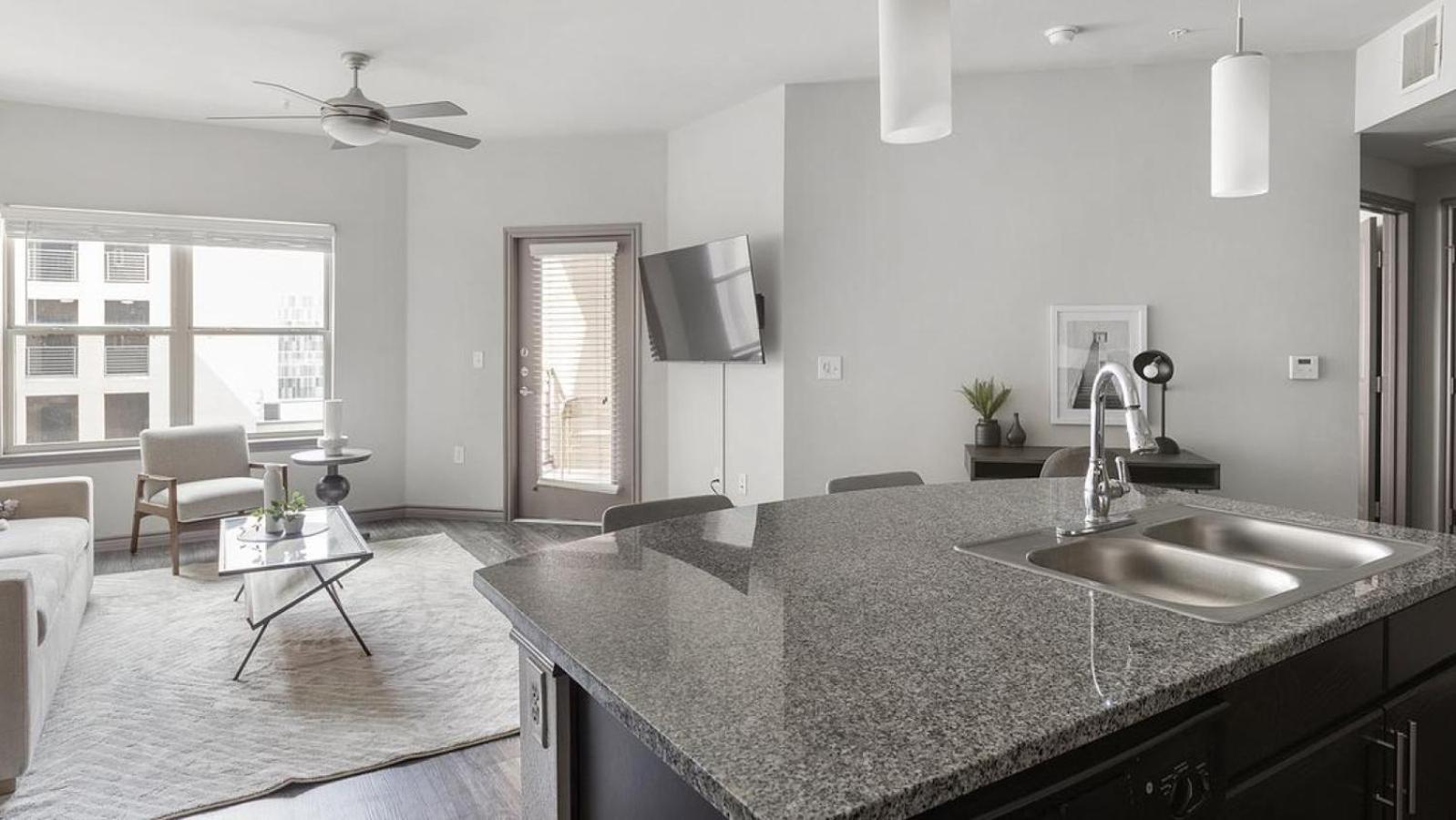 Landing at Bottle House on Main - 1 Bedroom in Fort Worth