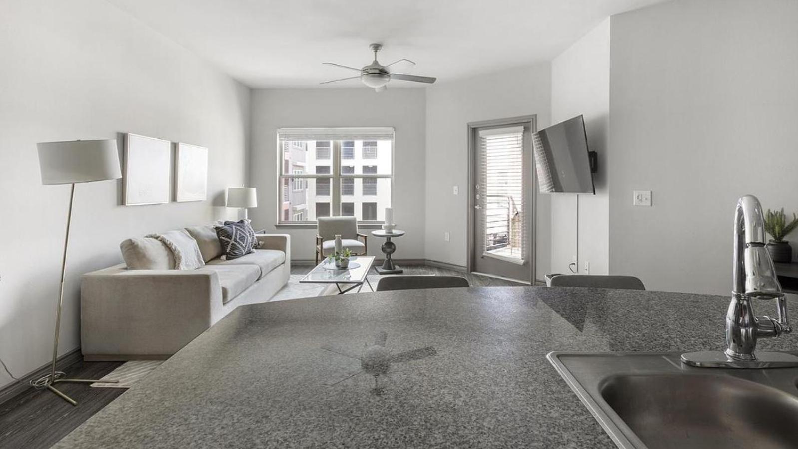 Landing at Bottle House on Main - 1 Bedroom in Fort Worth