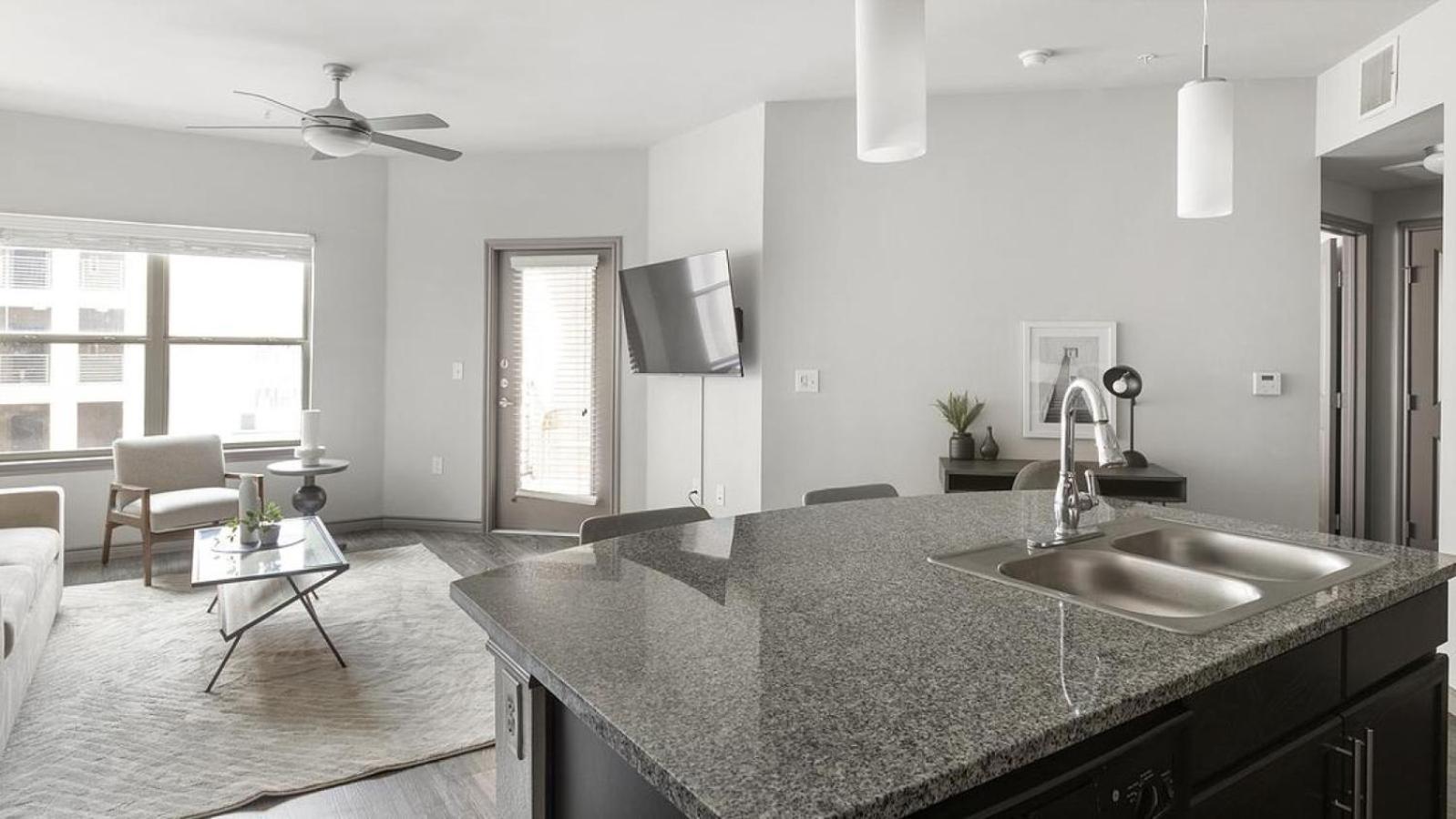 Landing at Bottle House on Main - 1 Bedroom in Fort Worth