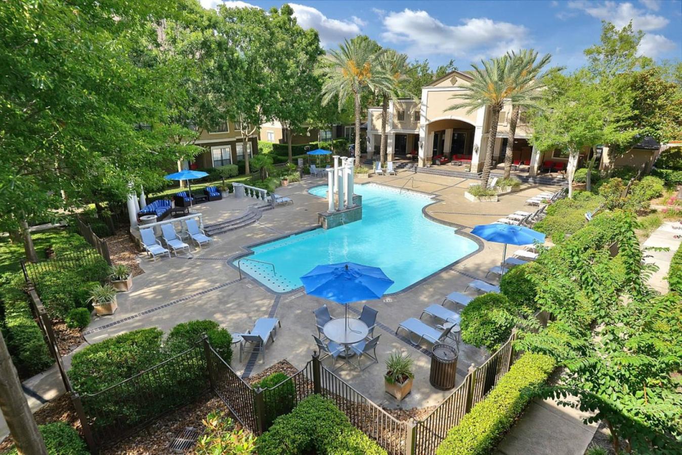 Landing at The Milano - 1 Bedroom in Briar Forest
