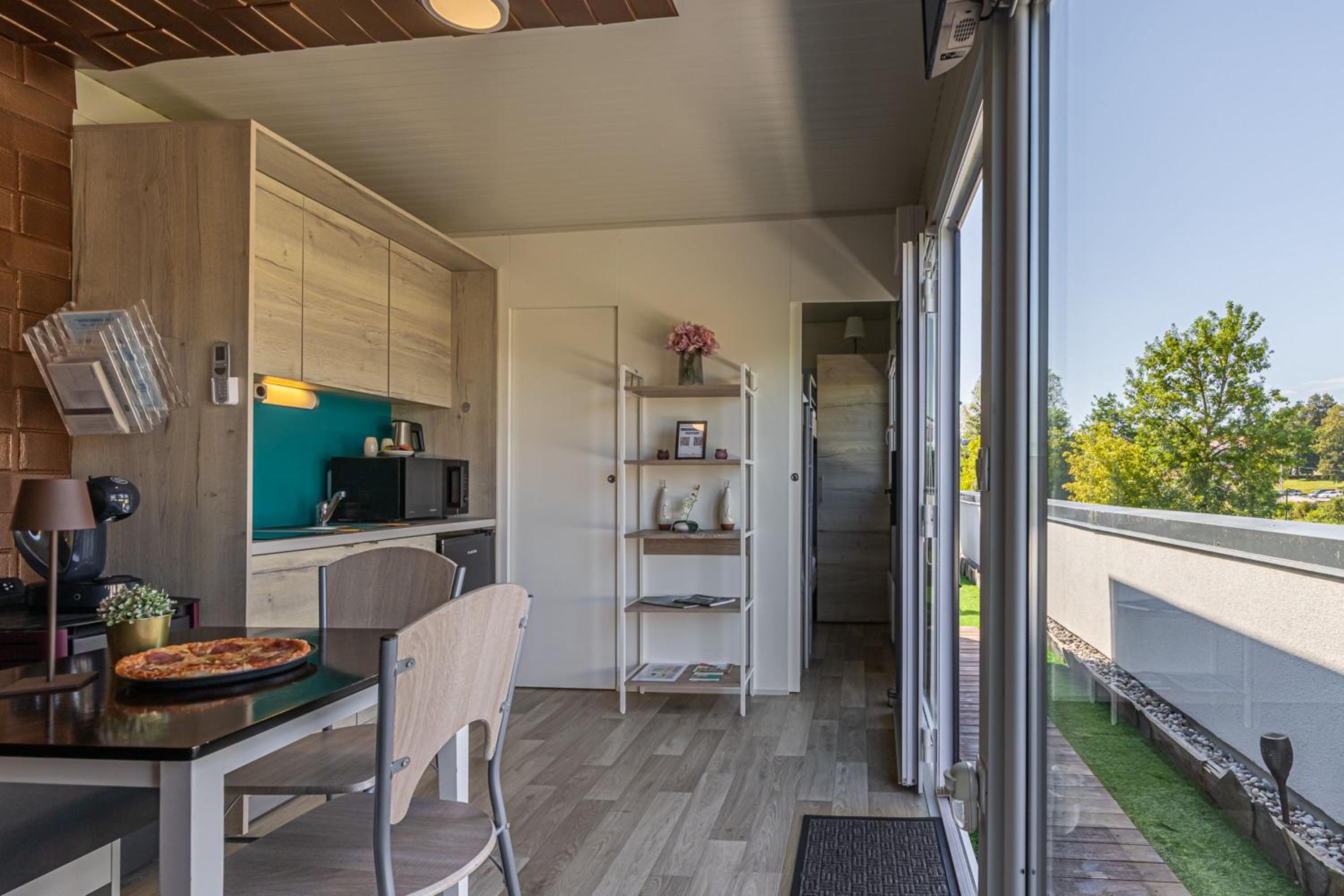 Rooftop Home With Whirlpool & Sauna - Happy Rentals view 3
