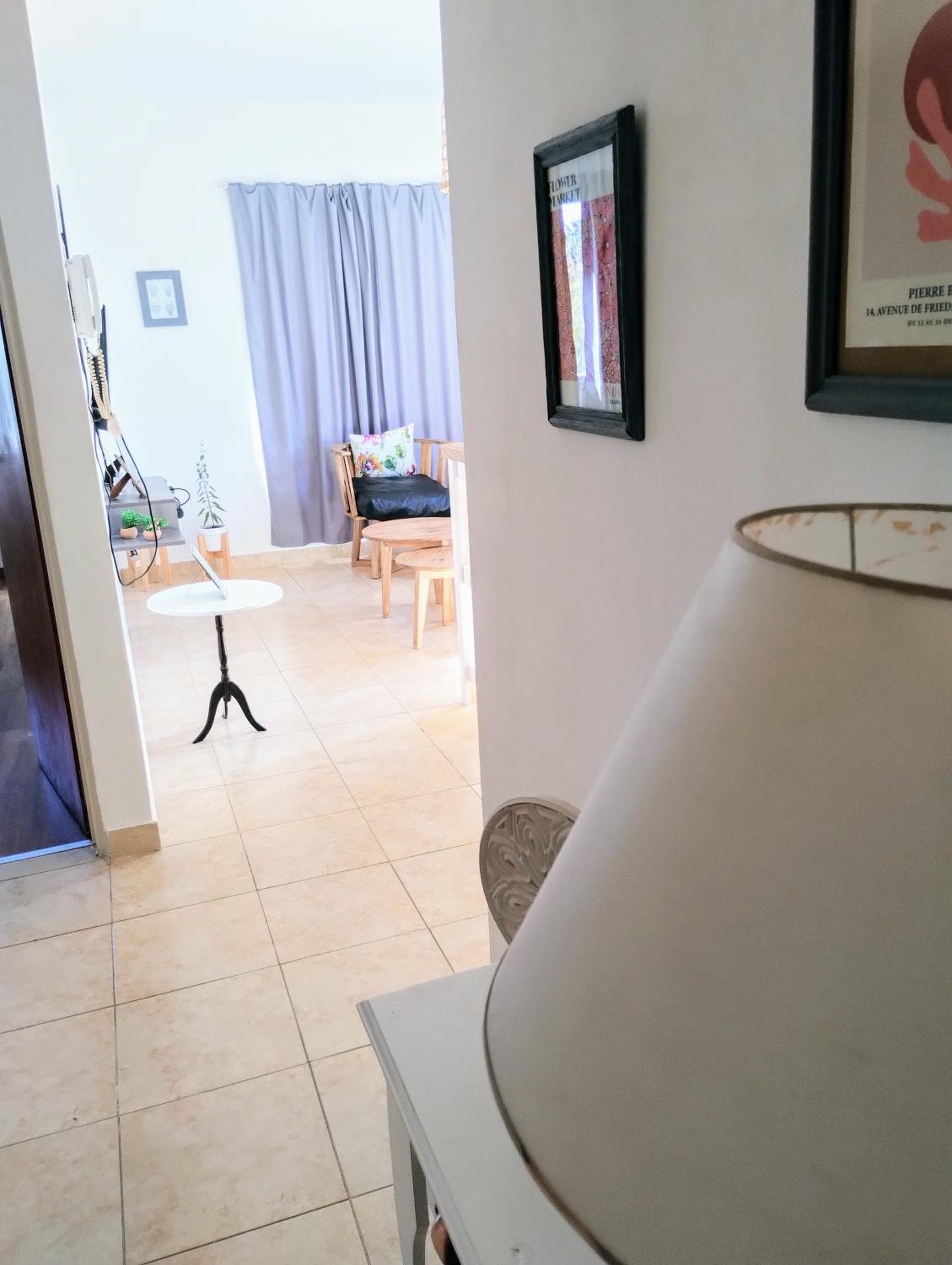 Golondrinas Suites, depto céntrico con ascensor y cochera