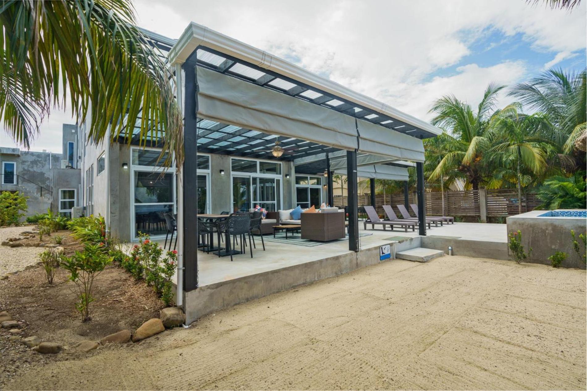Conmigo Villas - 6 Bedroom Beachfront w Pool