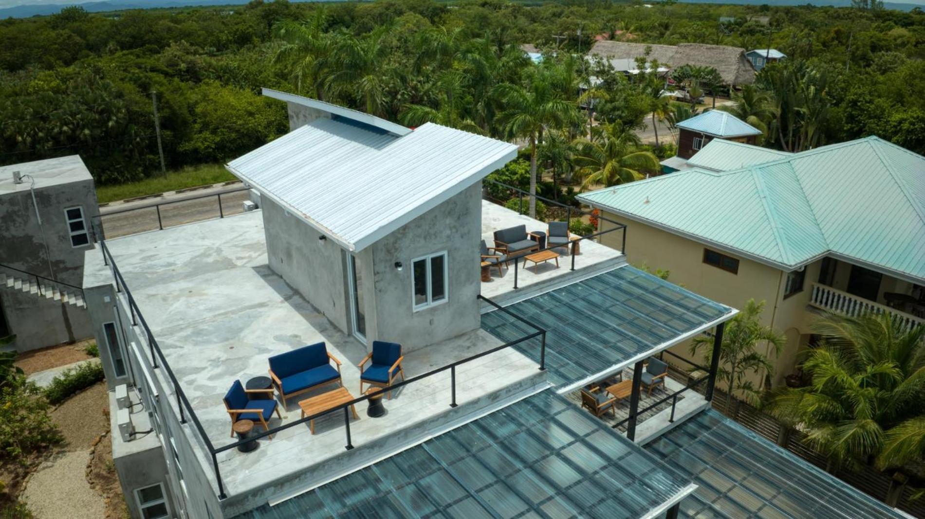 Conmigo Villas - 6 Bedroom Beachfront w Pool