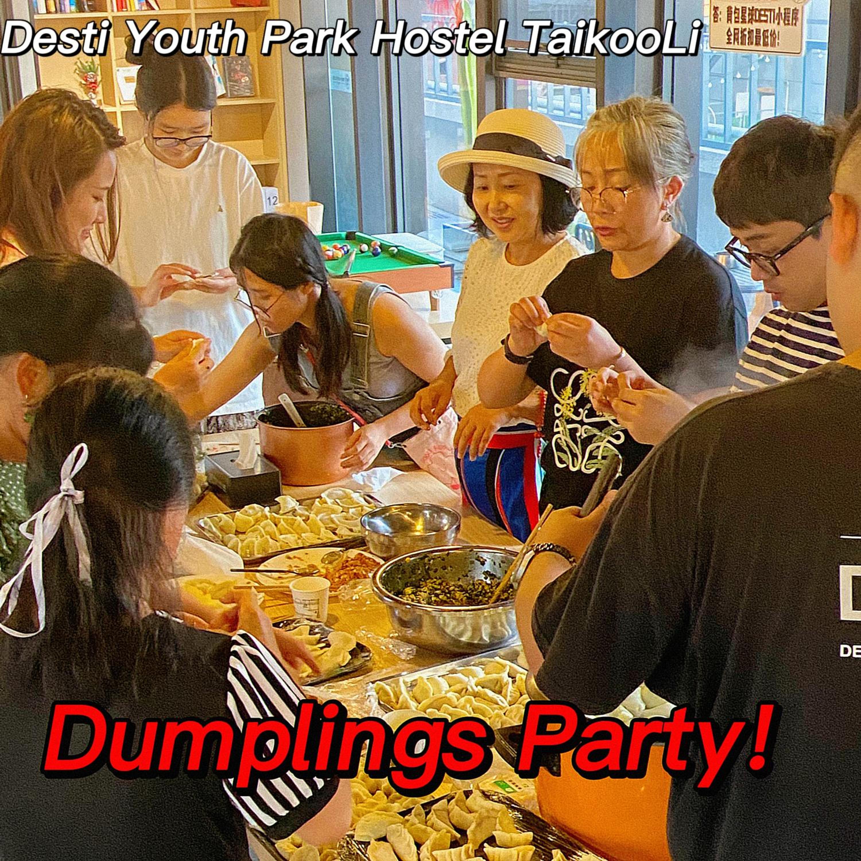 Chengdu Desti Youth Park Hostel TaiKooLi - Cafe& Bar& Luggage Storage& Large Public Area