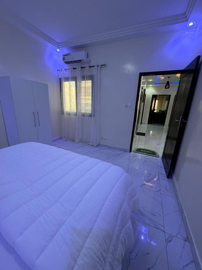 Chambre meublé