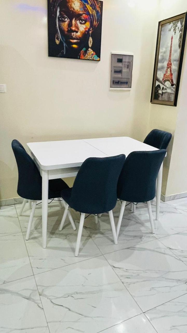 Chambre meublé