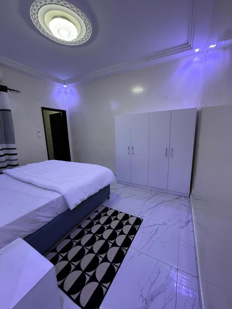 Chambre meublé