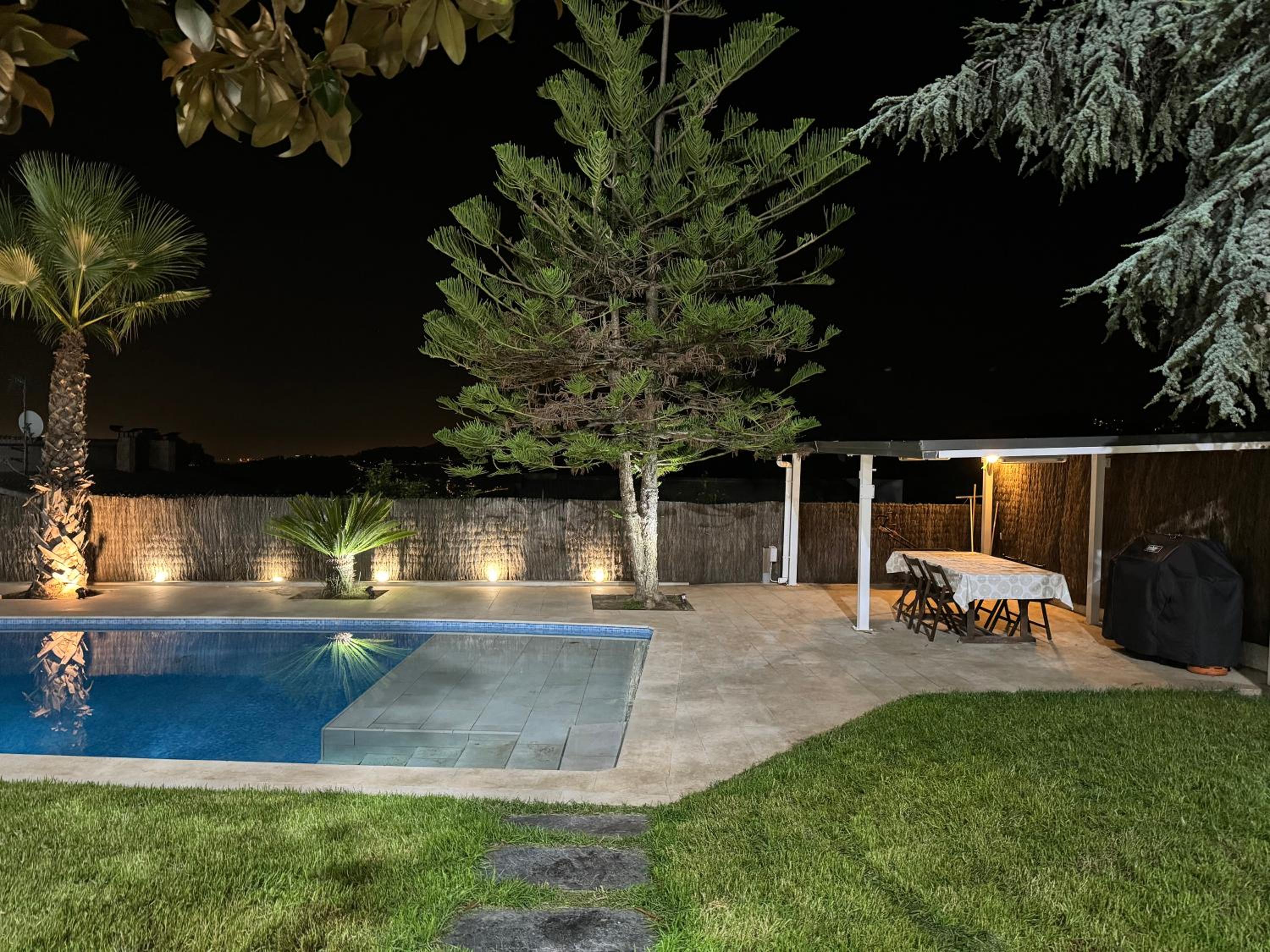 CASA CON JARDIN, SAUNA, PISCINA PRIVADA y NATURALEZA CERCA DE BARCELONA view 2