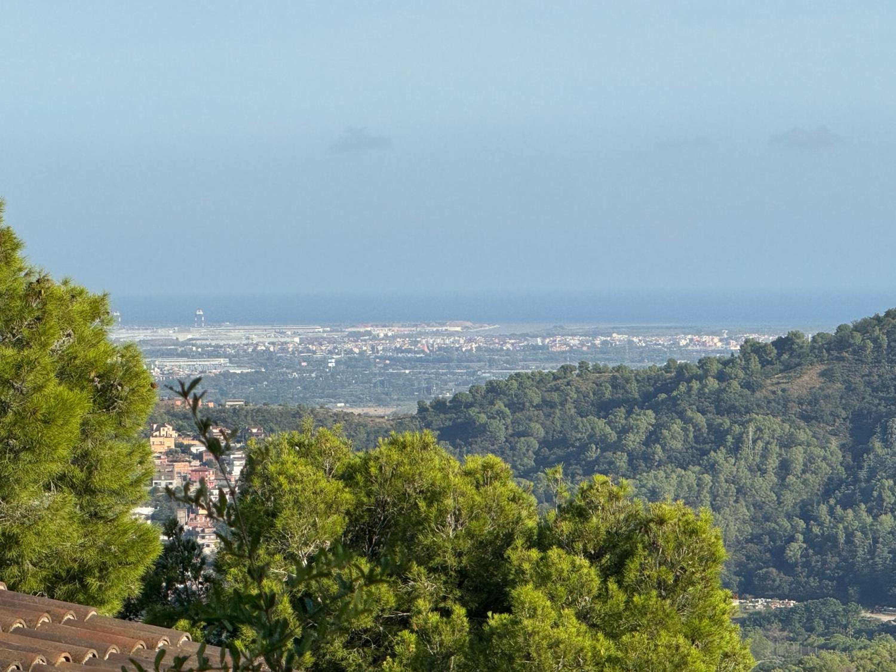 CASA CON JARDIN, SAUNA, PISCINA PRIVADA y NATURALEZA CERCA DE BARCELONA view 4
