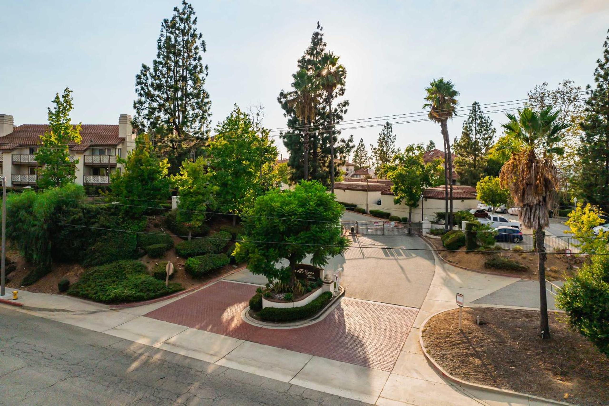 Modern Cozy Retreat with Pool & Fireplace view 4