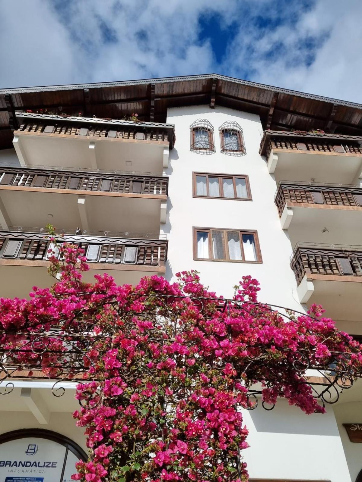 Hospedagem da Escultora