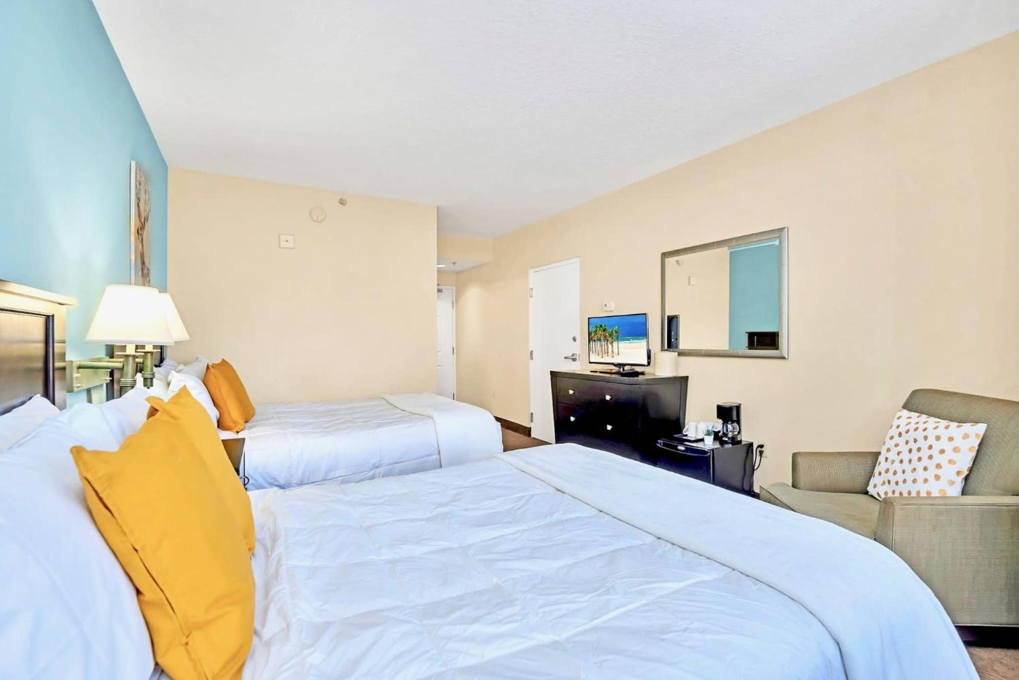 Apartment with Pool & Hot Tub - Near Universal Studios