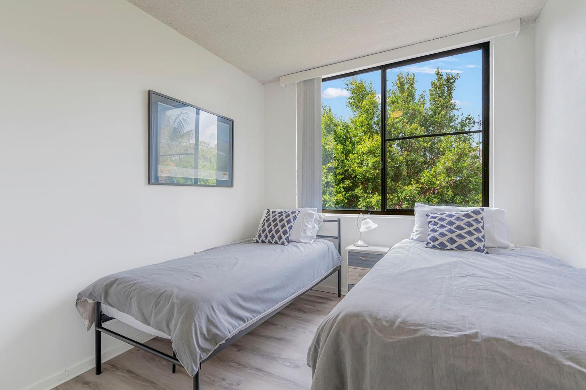 Flynns Beach Apartments 5 41 Pacific Drive