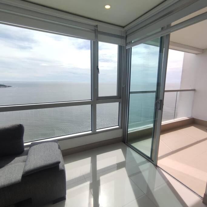 Palmeto Sunset Moderno frente al Mar piso 26 Pisina, Gym, Jacuzzi