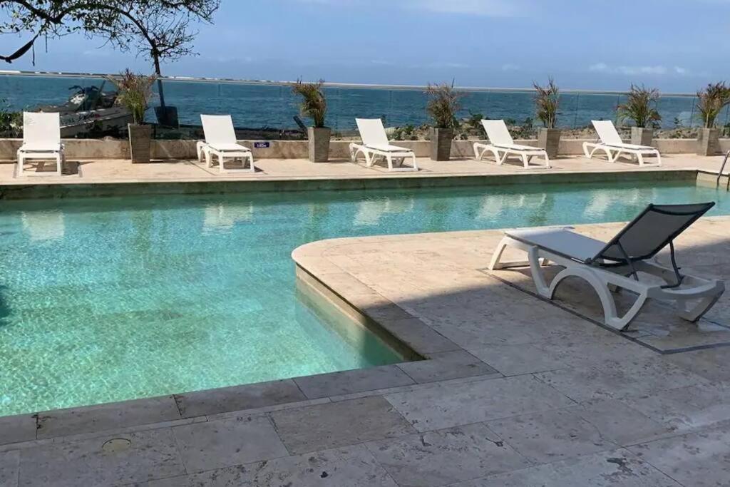 Palmeto Sunset Moderno frente al Mar piso 26 Pisina, Gym, Jacuzzi