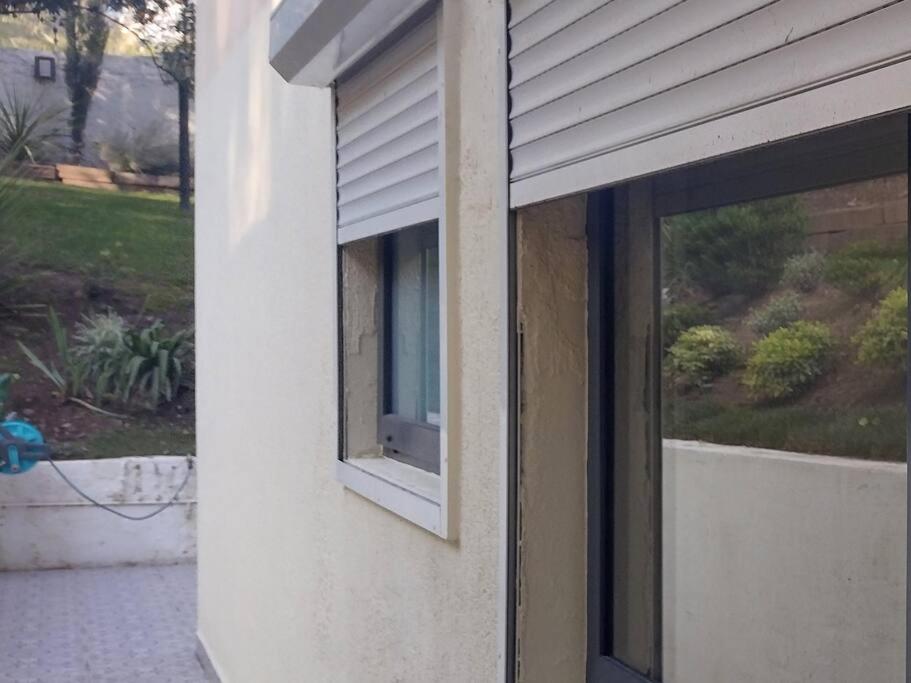 Jardín privado para familias y trabajo