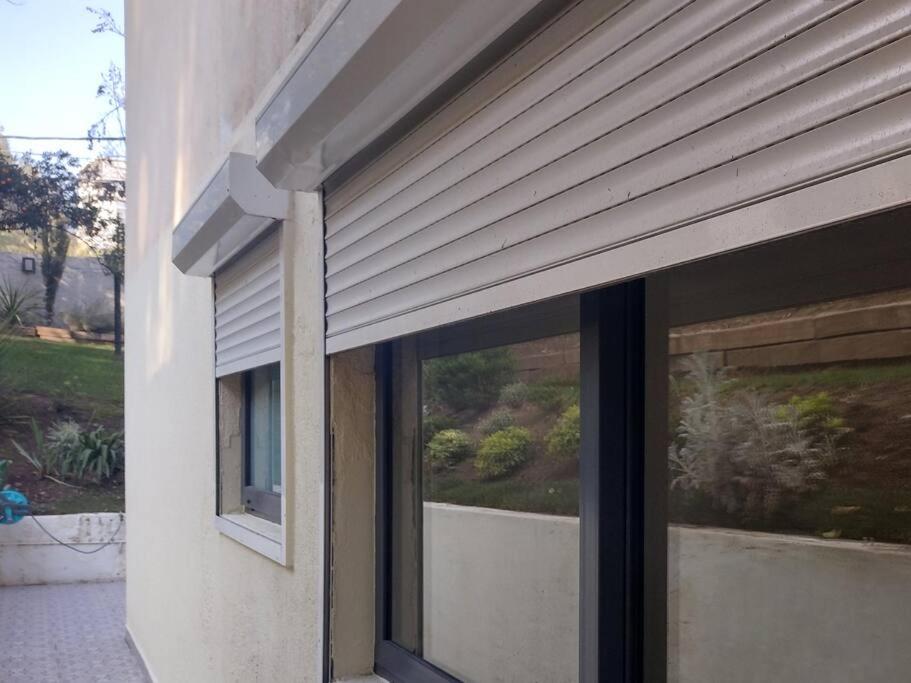 Jardín privado para familias y trabajo