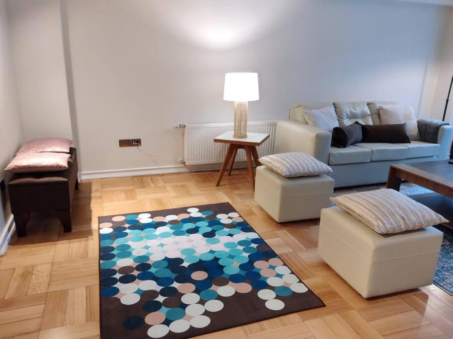 Jardín privado para familias y trabajo