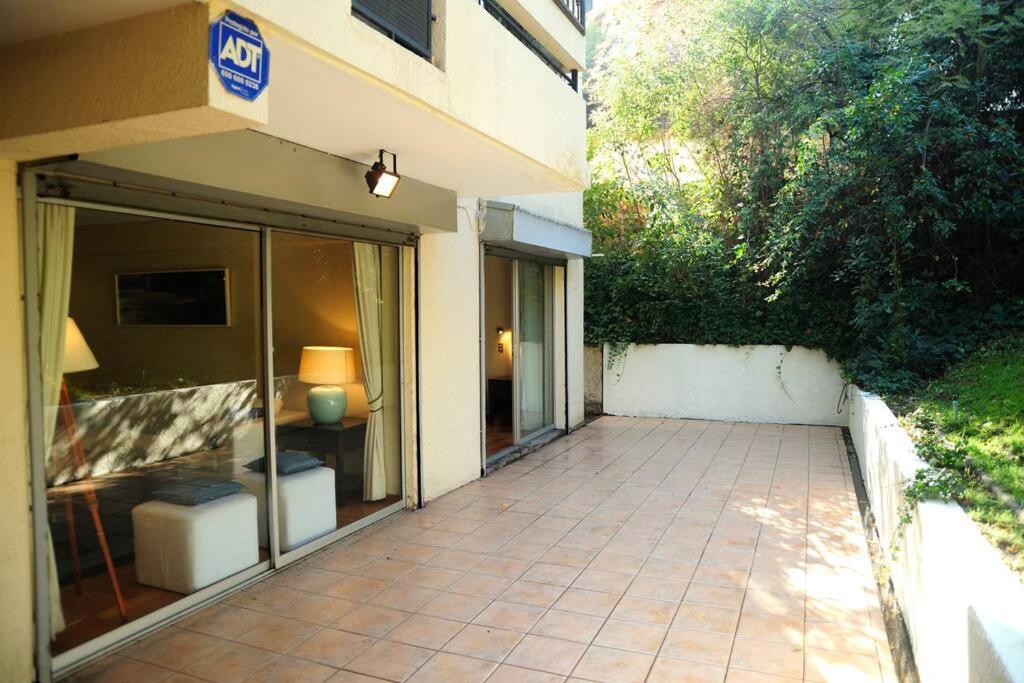 Jardín privado para familias y trabajo