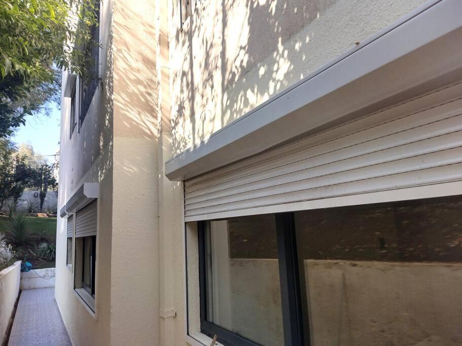 Jardín privado para familias y trabajo