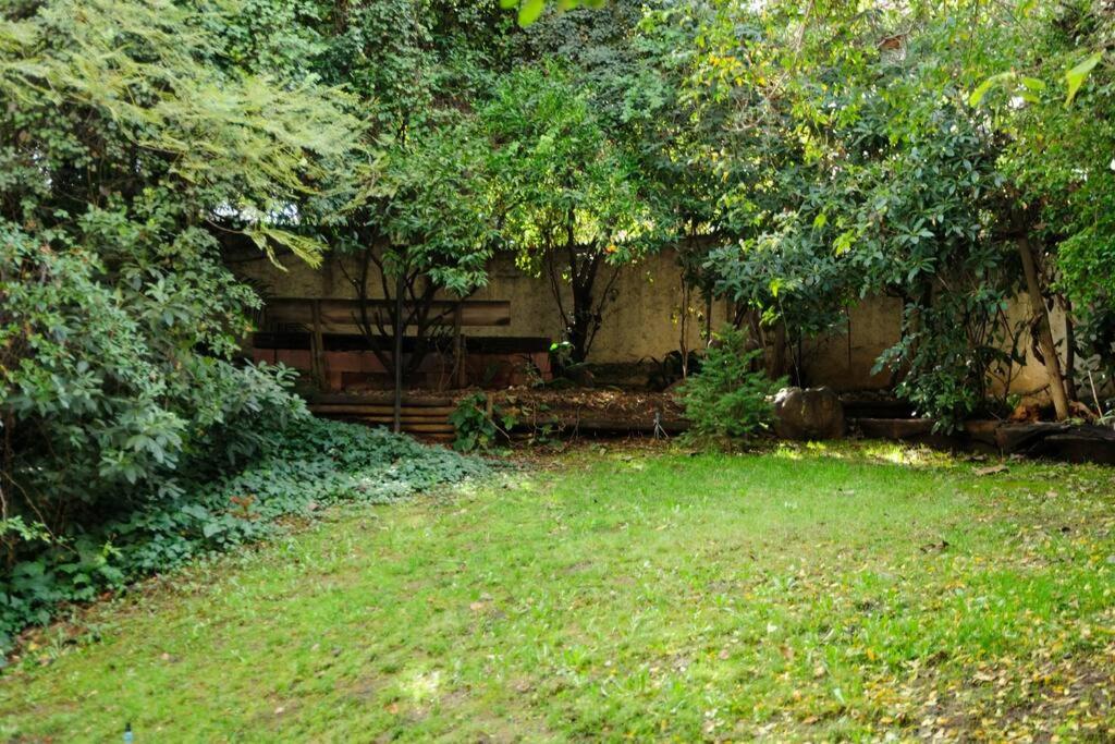 Jardín privado para familias y trabajo
