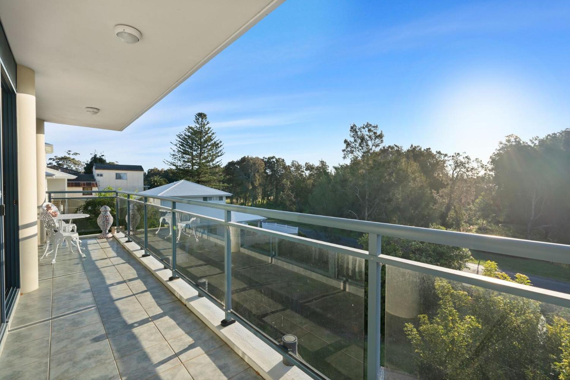 Lakeside Glass House