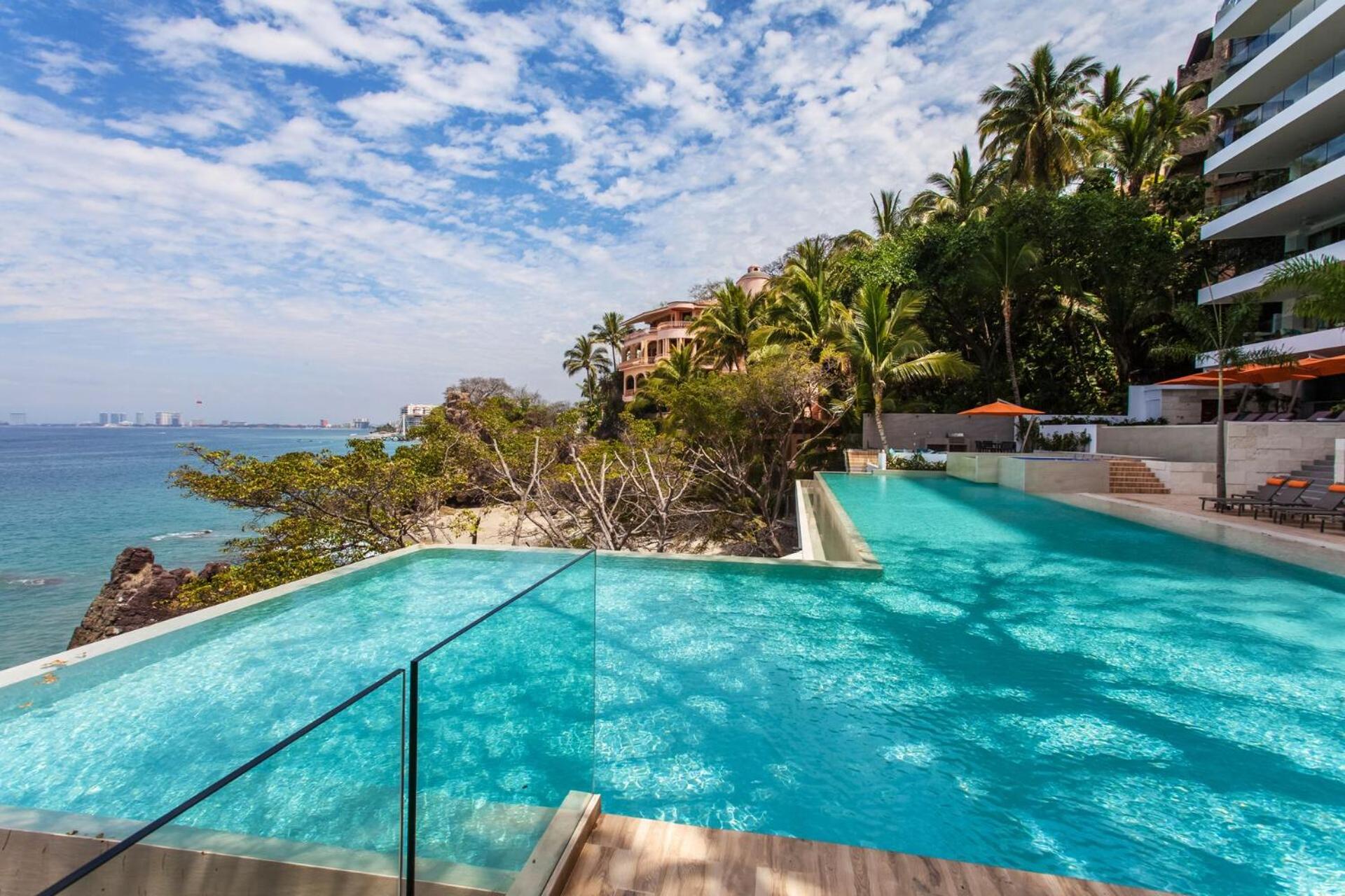 3 BR Sayan Beach 2500 SF Luxury Oceanfront Condo view 4