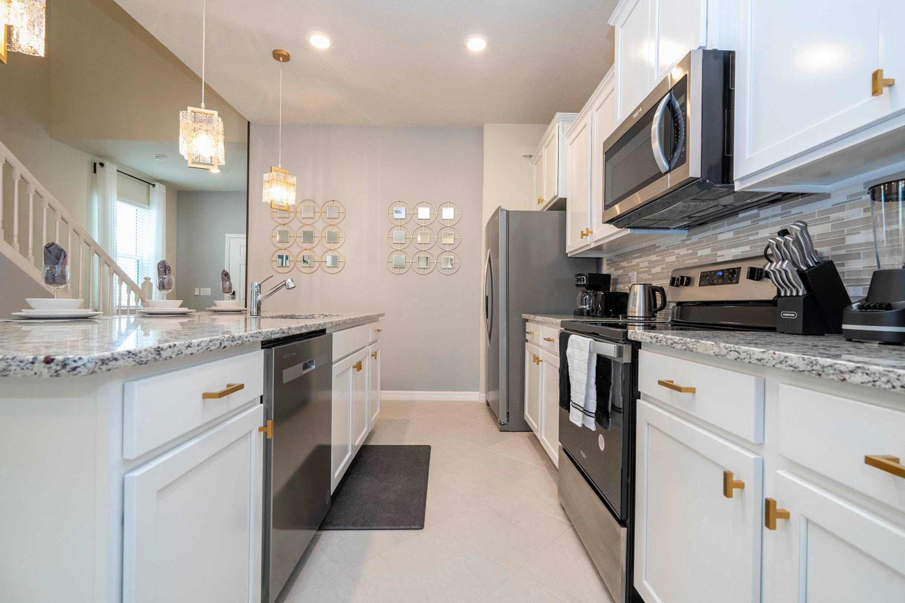 Stunning 7Bd Jacuzzi Pool & Close to Disney at Windsor Cay 16217