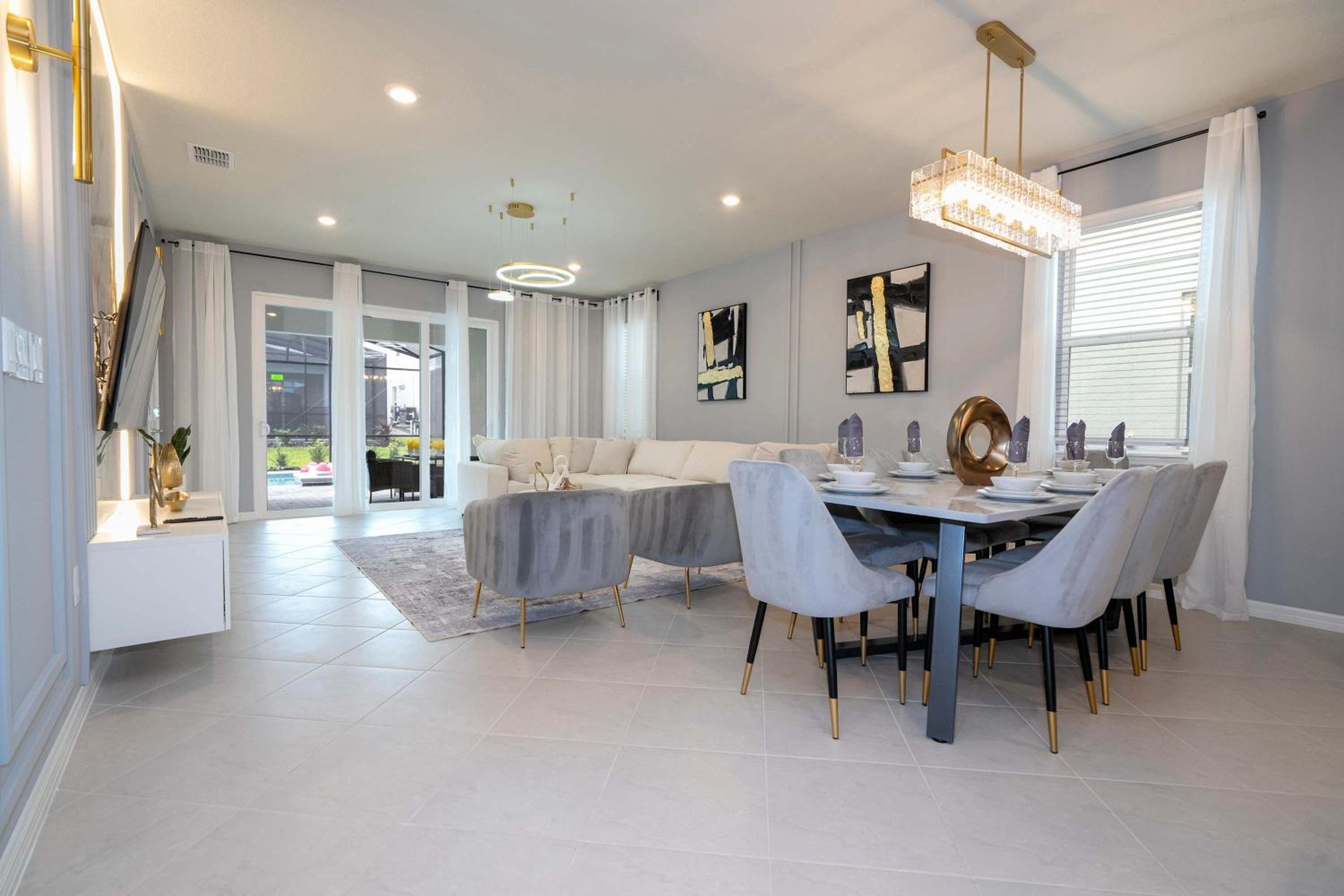 Stunning 7Bd Jacuzzi Pool & Close to Disney at Windsor Cay 16217
