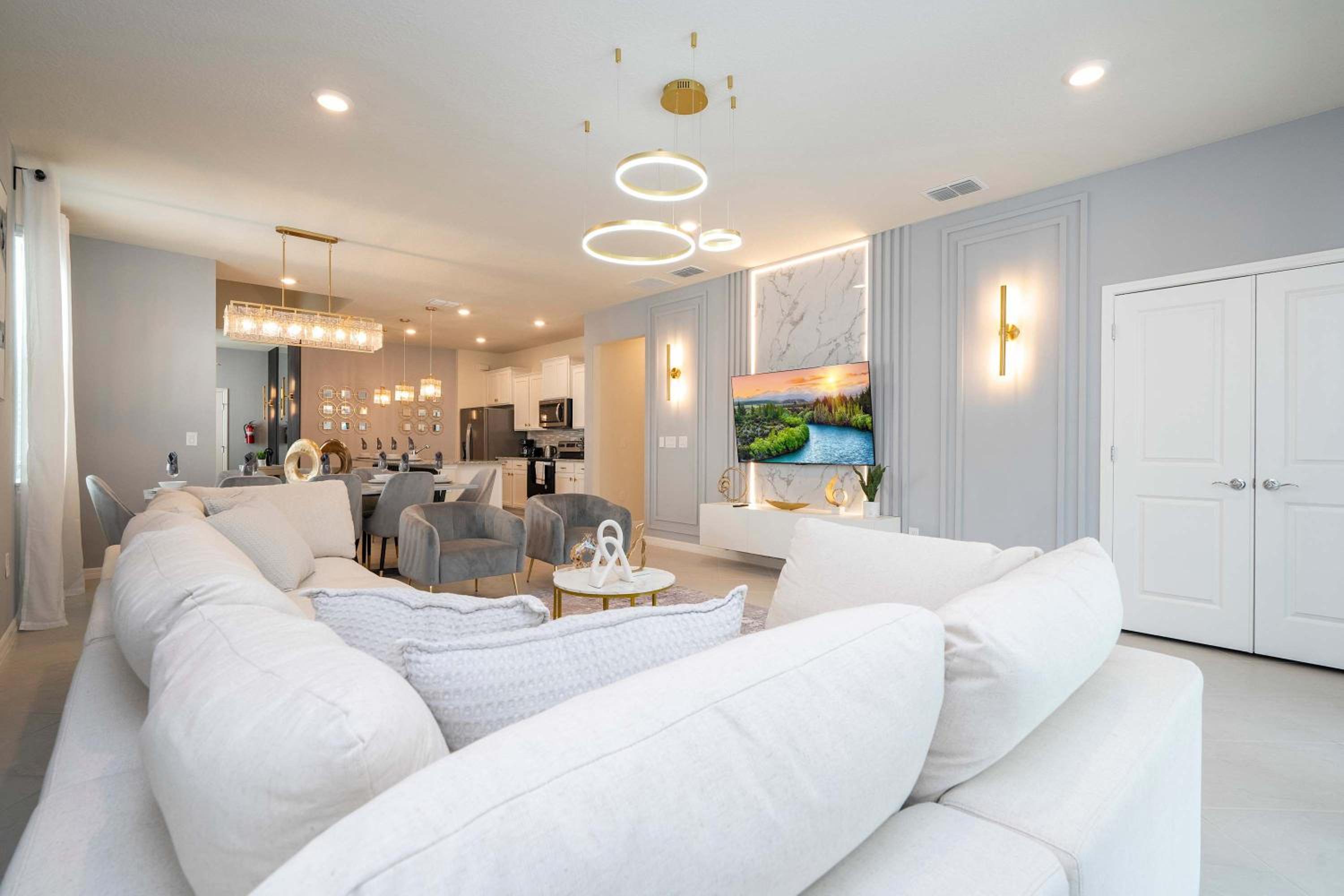 Stunning 7Bd Jacuzzi Pool & Close to Disney at Windsor Cay 16217