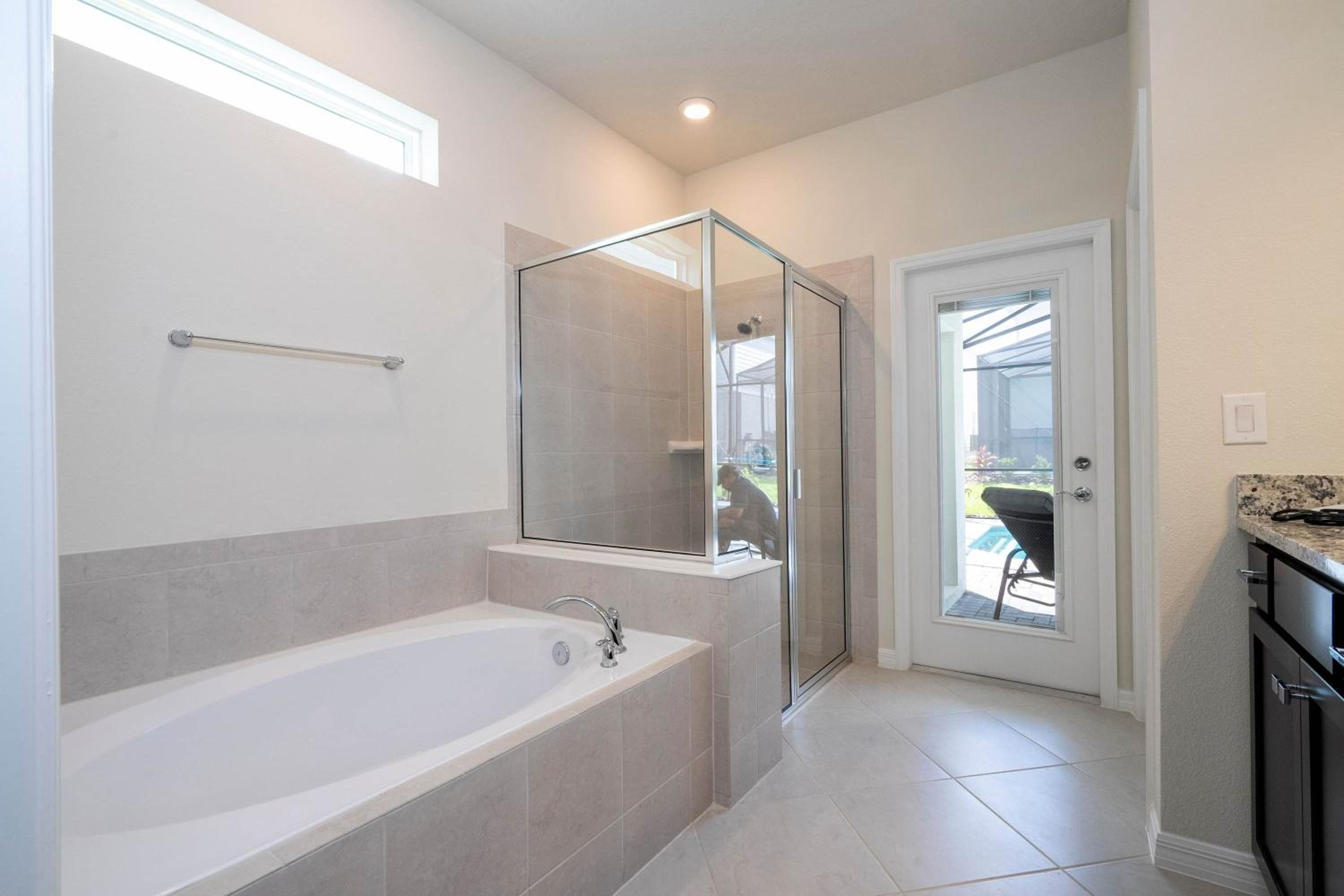 Stunning 7Bd Jacuzzi Pool & Close to Disney at Windsor Cay 16217