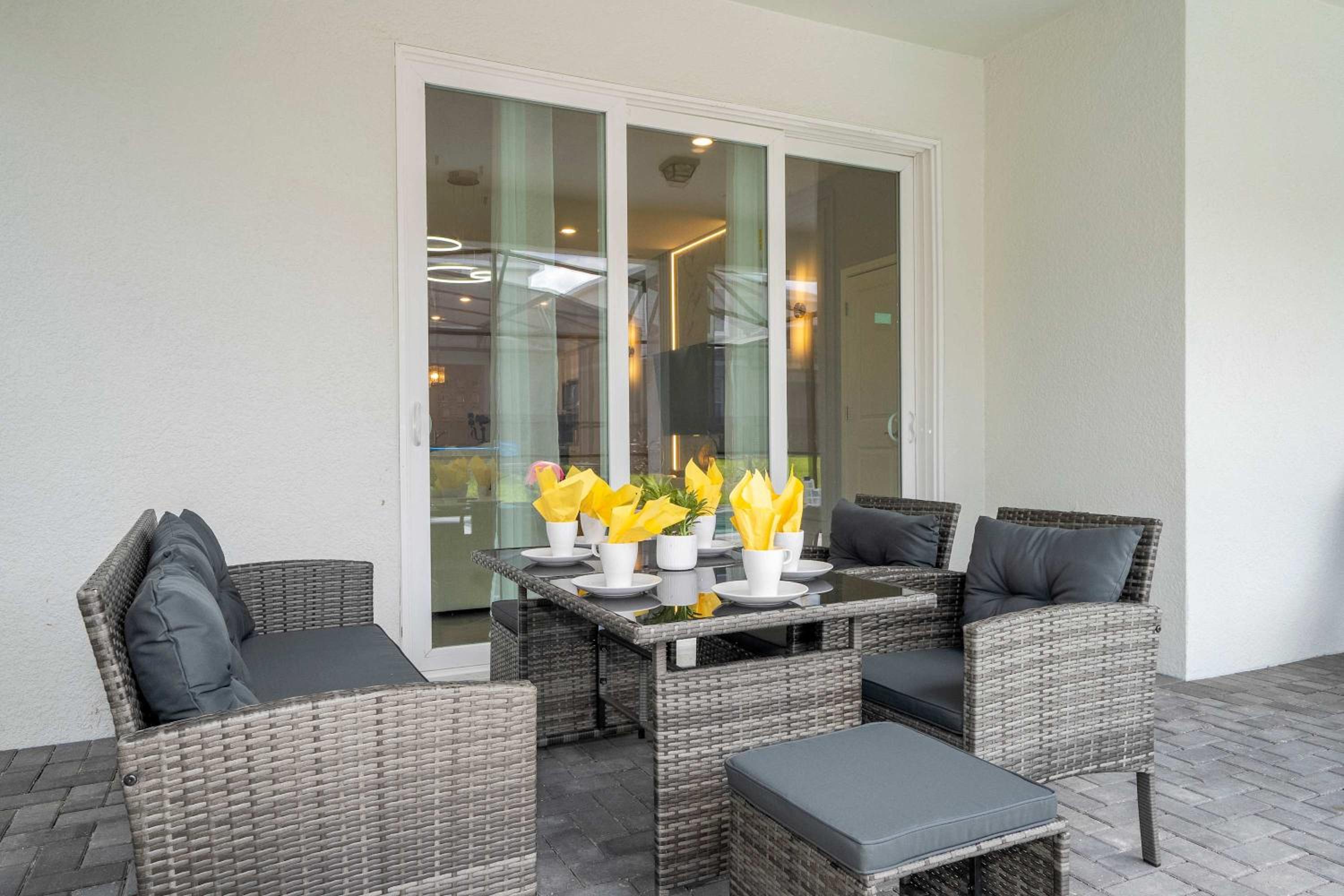 Stunning 7Bd Jacuzzi Pool & Close to Disney at Windsor Cay 16217