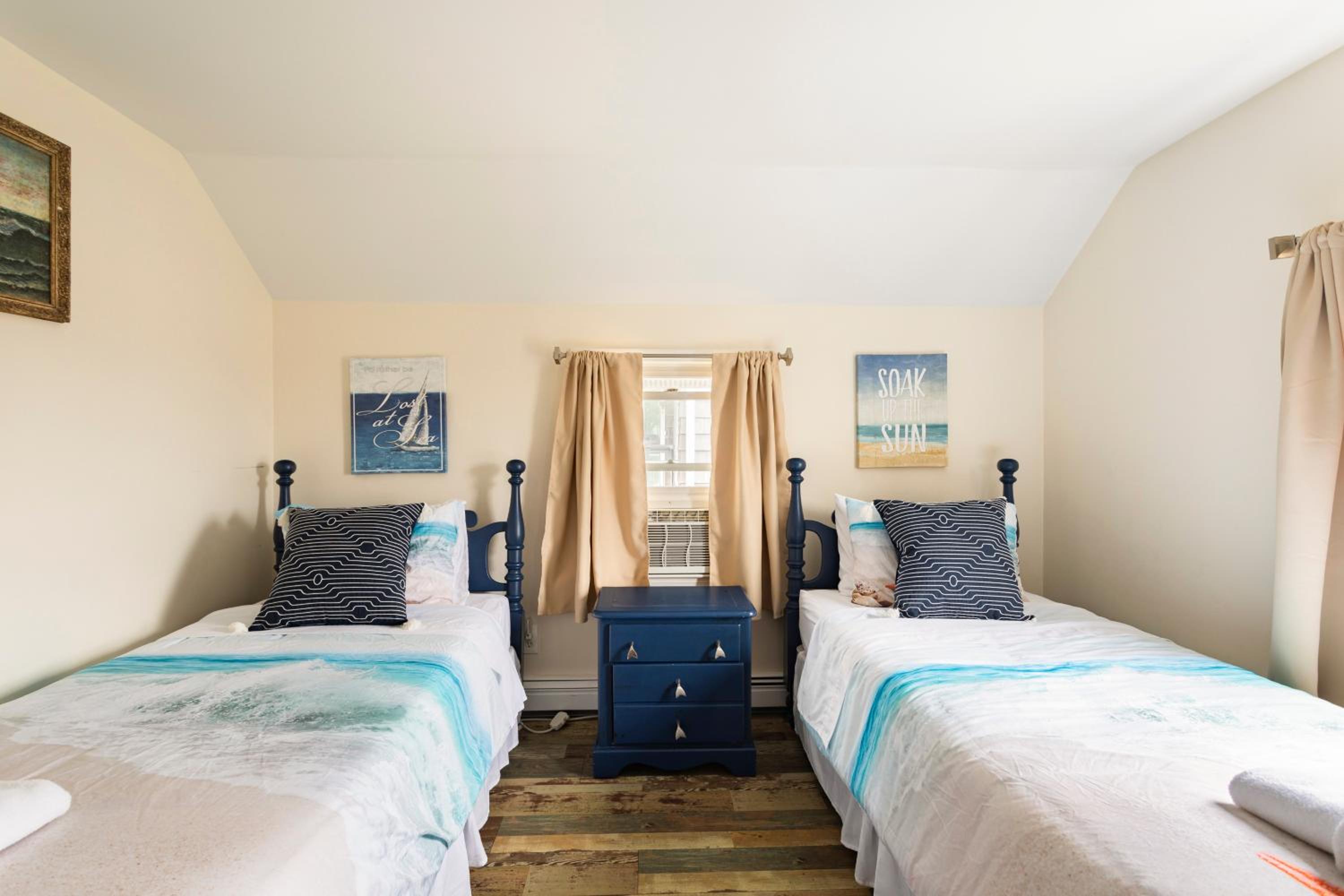 Charming Fairfield Cottage By The Sea - Property Image 12