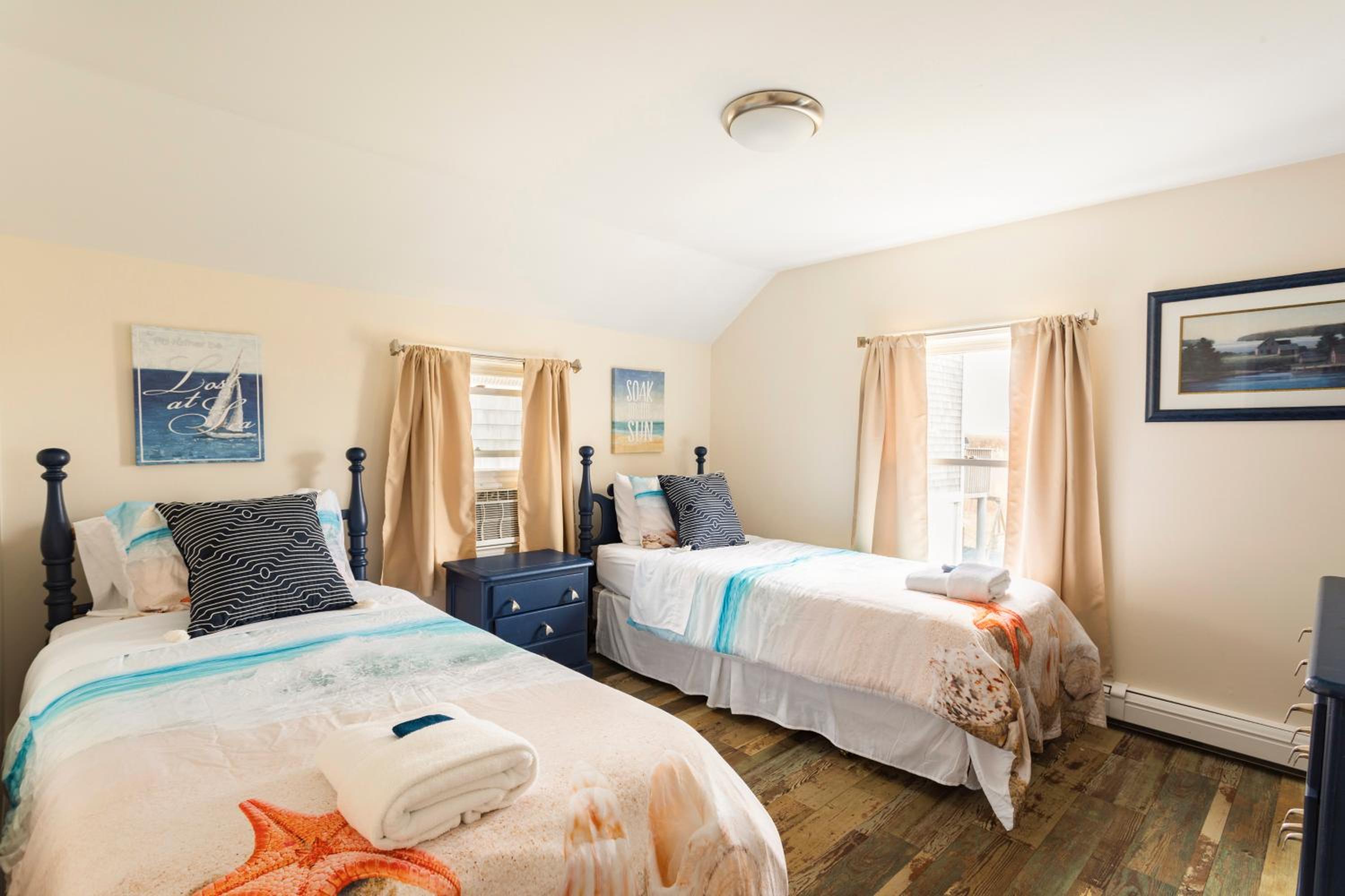 Charming Fairfield Cottage By The Sea - Property Image 3