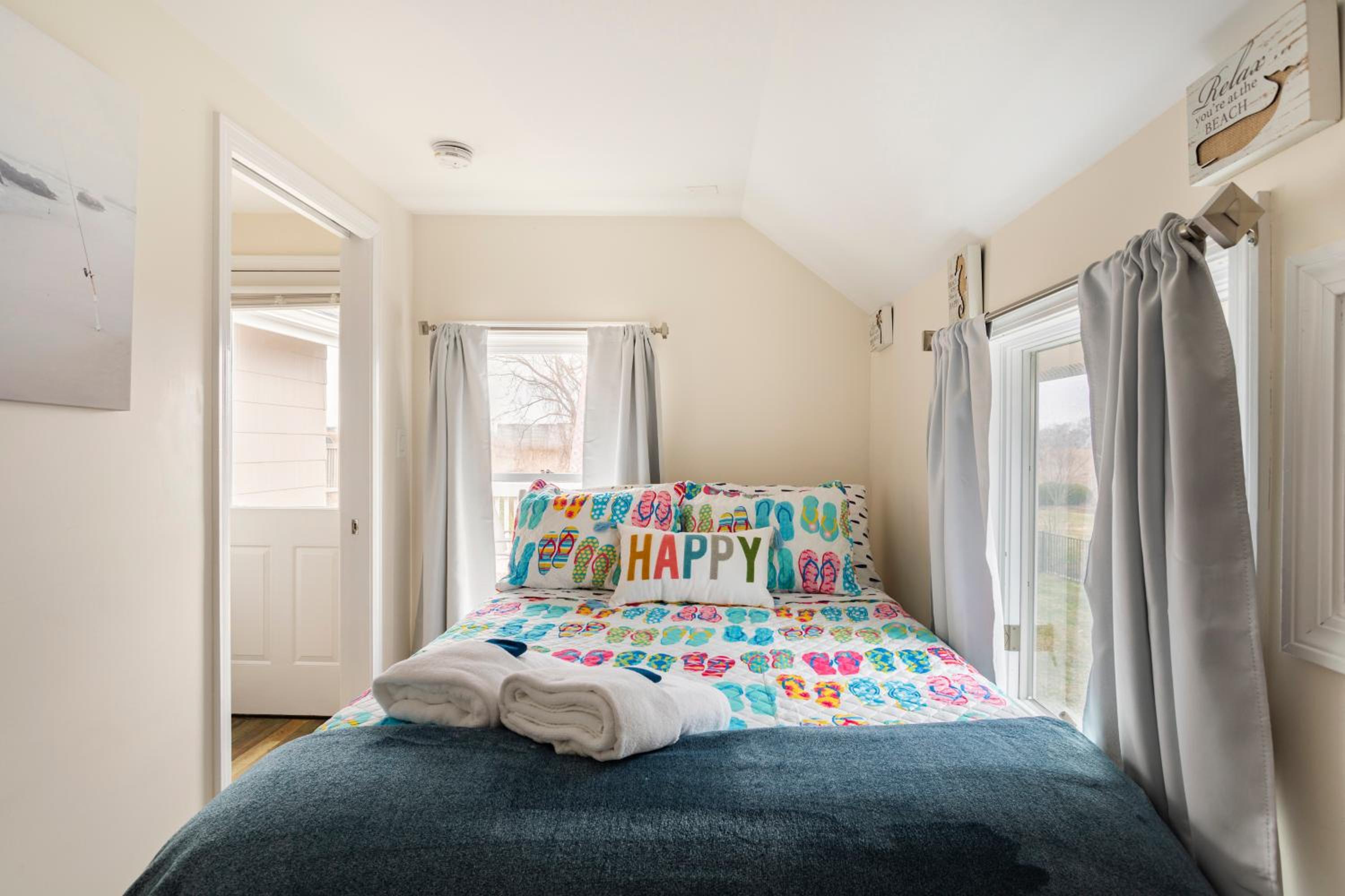 Charming Fairfield Cottage By The Sea - Property Image 9