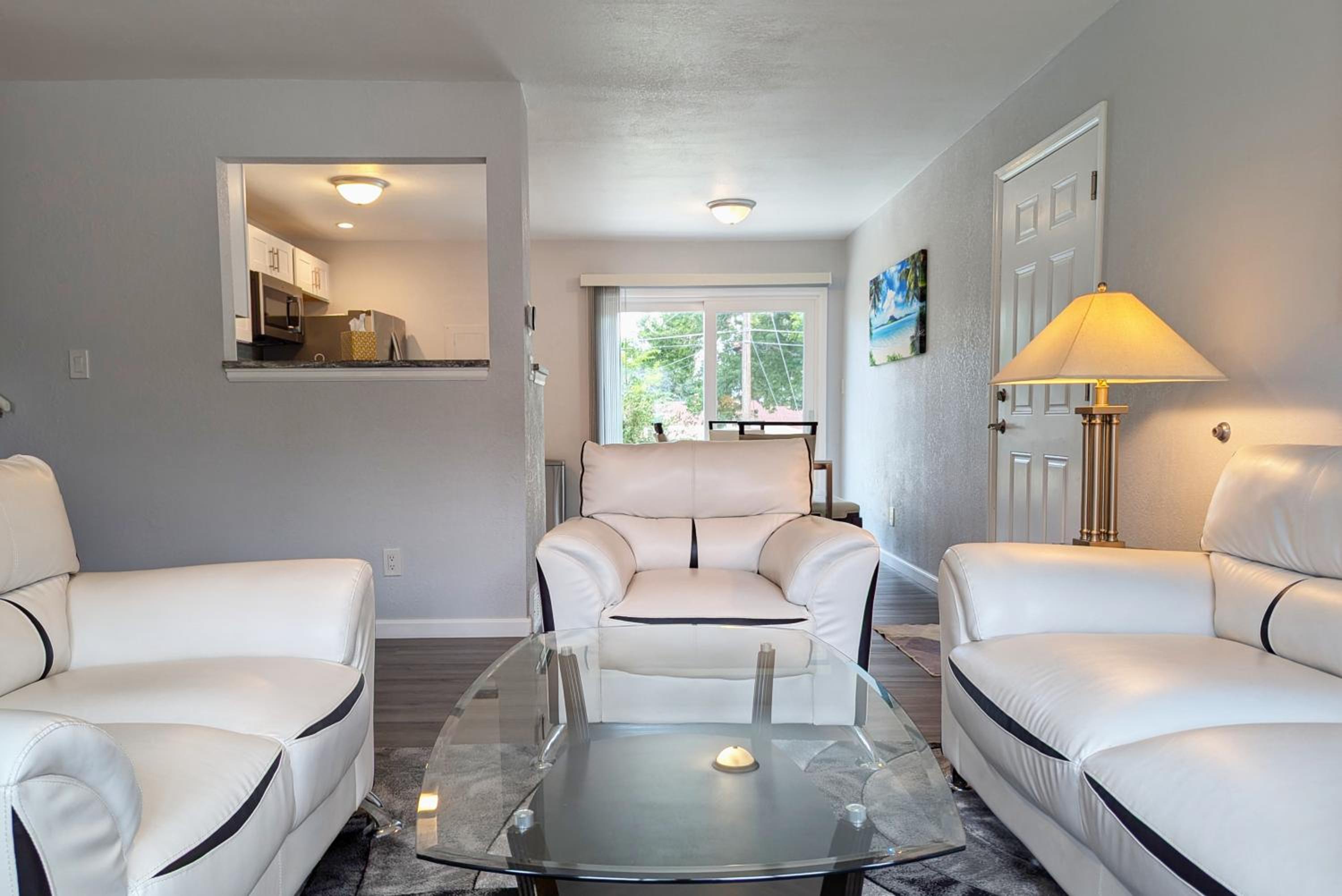 Stylish Professionally Run Well Maintained 4BR Home near Ft Carson view 5