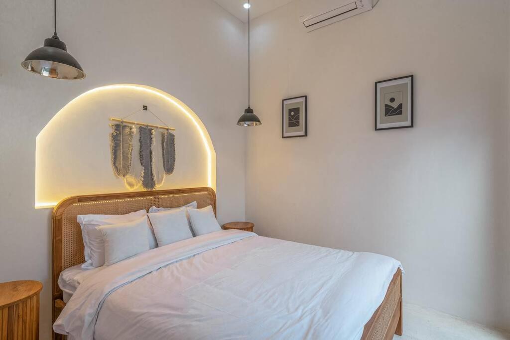 Casa Solera brand new 2 BR Villa in Babakan view 5