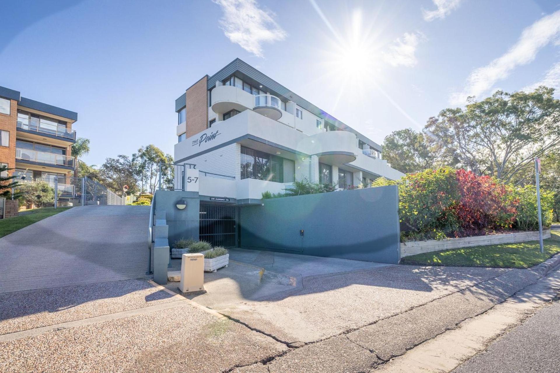 The Point 13, 5-7 Mitchell St - stunning water views, complex pool and WiFi